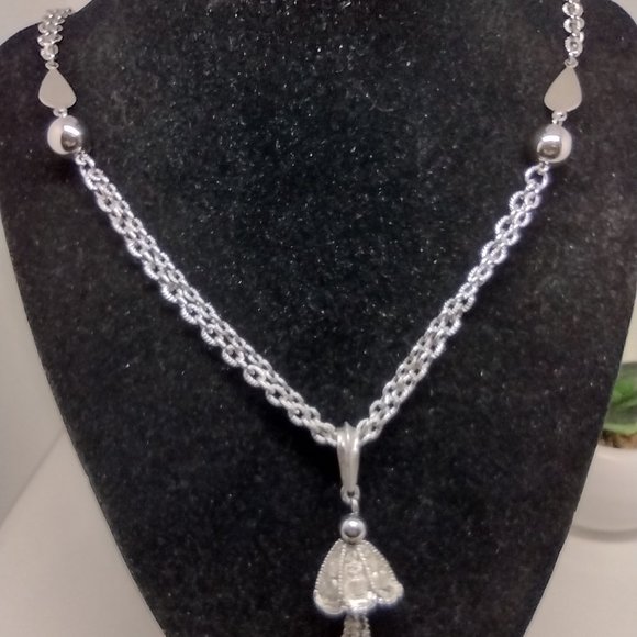 Bright Silvertone  26" Cable Chain  Necklace with Bell Like Dangle - Picture 3 of 8